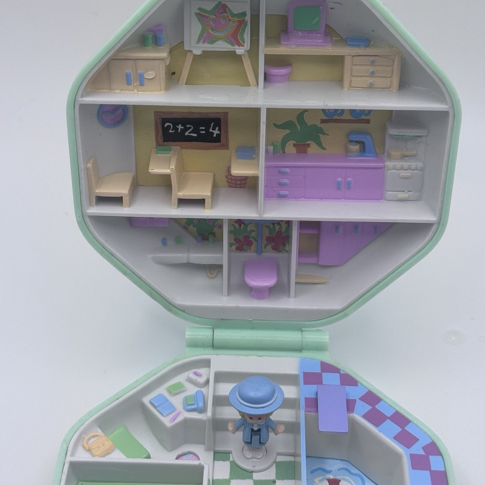 Polly Pocket 1990 Polly's School Compact with Polly Doll - Picture 3 of 6